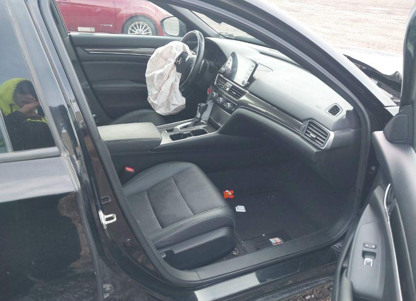 Photo 5 of 2019 Honda Accord SPORT (VIN 1HGCV1F33KA064036)