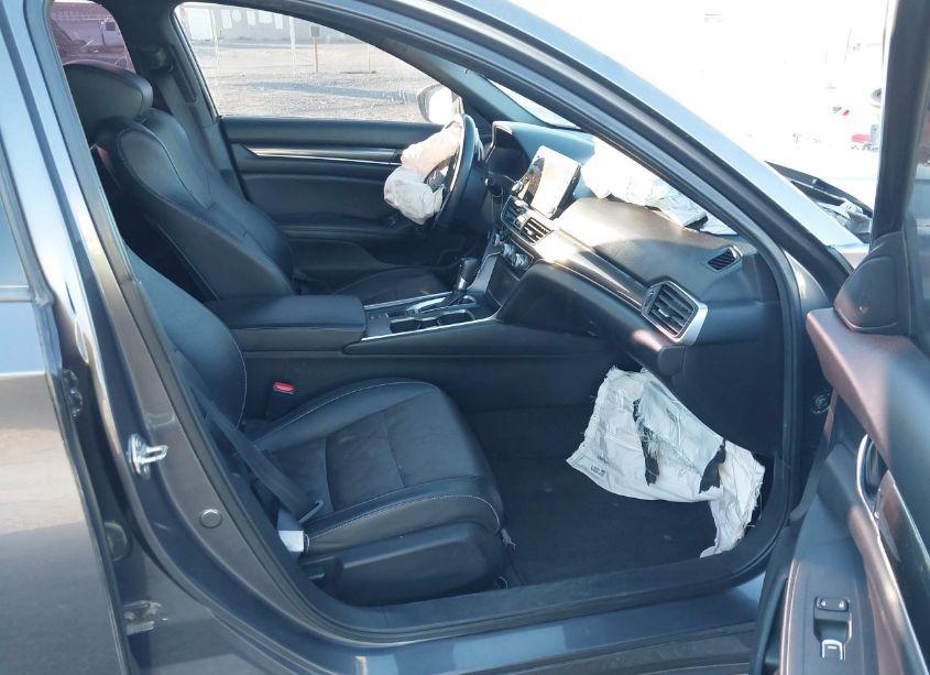 Photo 5 of 2019 Honda Accord SPORT (VIN 1HGCV1F33KA091155)