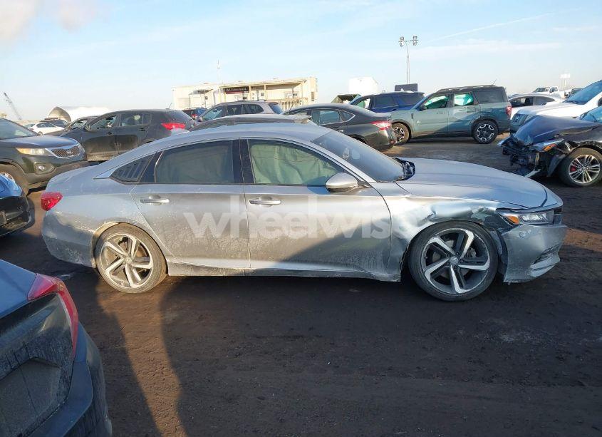 Photo 13 of 2019 Honda Accord SPORT (VIN 1HGCV1F33KA104616)