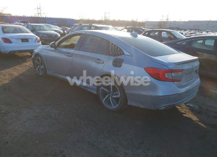 Photo 3 of 2019 Honda Accord SPORT (VIN 1HGCV1F33KA104616)