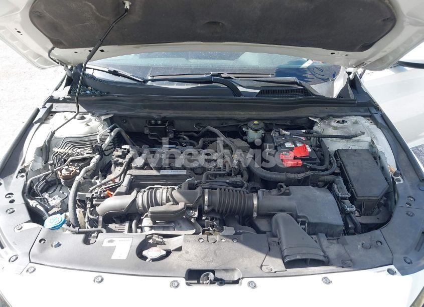 Photo 10 of 2019 Honda Accord SPORT (VIN 1HGCV1F33KA113896)