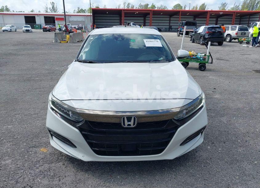 Photo 12 of 2019 Honda Accord SPORT (VIN 1HGCV1F33KA113896)