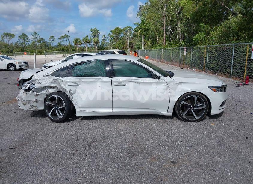 Photo 13 of 2019 Honda Accord SPORT (VIN 1HGCV1F33KA113896)