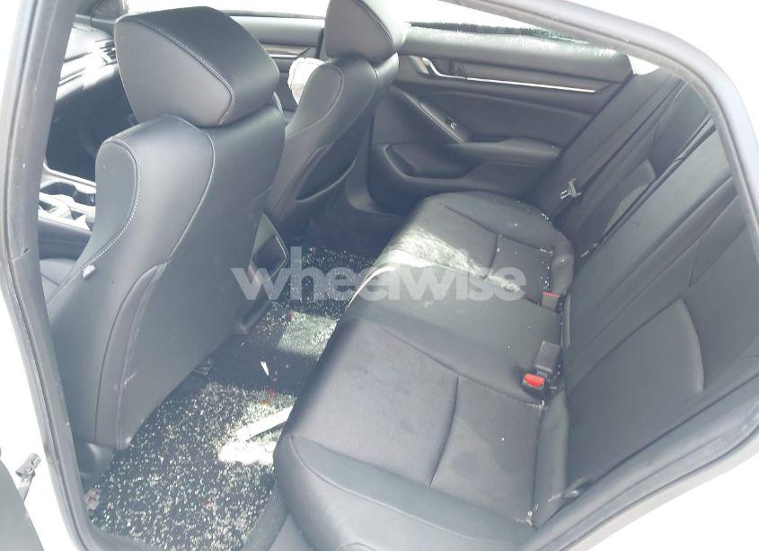 Photo 8 of 2019 Honda Accord SPORT (VIN 1HGCV1F33KA113896)