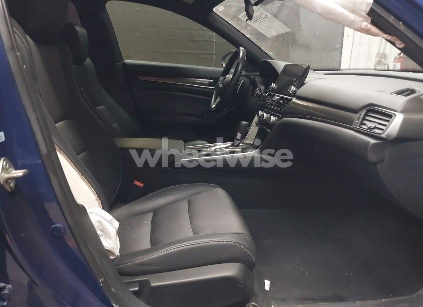 Photo 5 of 2019 Honda Accord SPORT (VIN 1HGCV1F33KA127300)