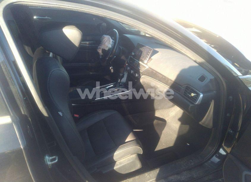 Photo 5 of 2019 Honda Accord SPORT (VIN 1HGCV1F33KA157557)