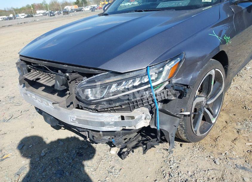 Photo 6 of 2019 Honda Accord SPORT (VIN 1HGCV1F33KA172186)