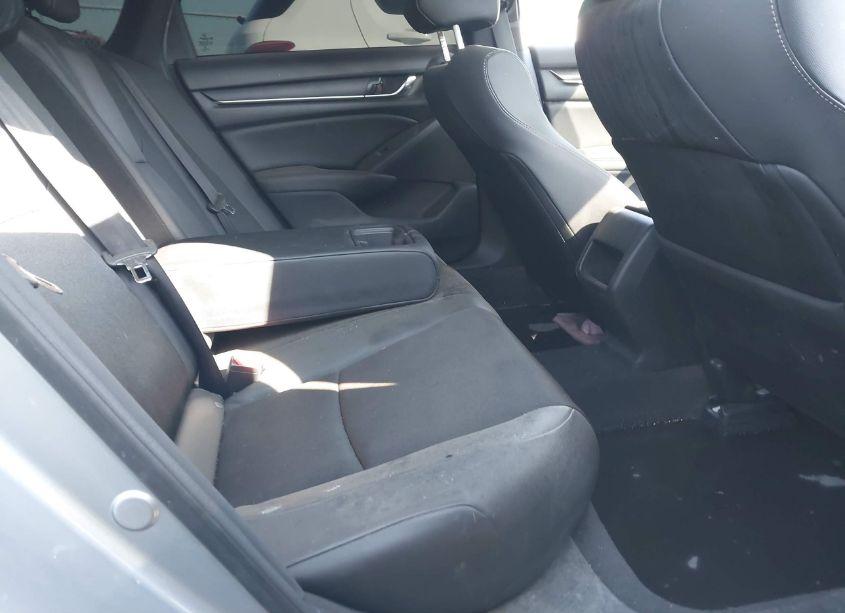 Photo 8 of 2020 Honda Accord SPORT (VIN 1HGCV1F33LA113771)