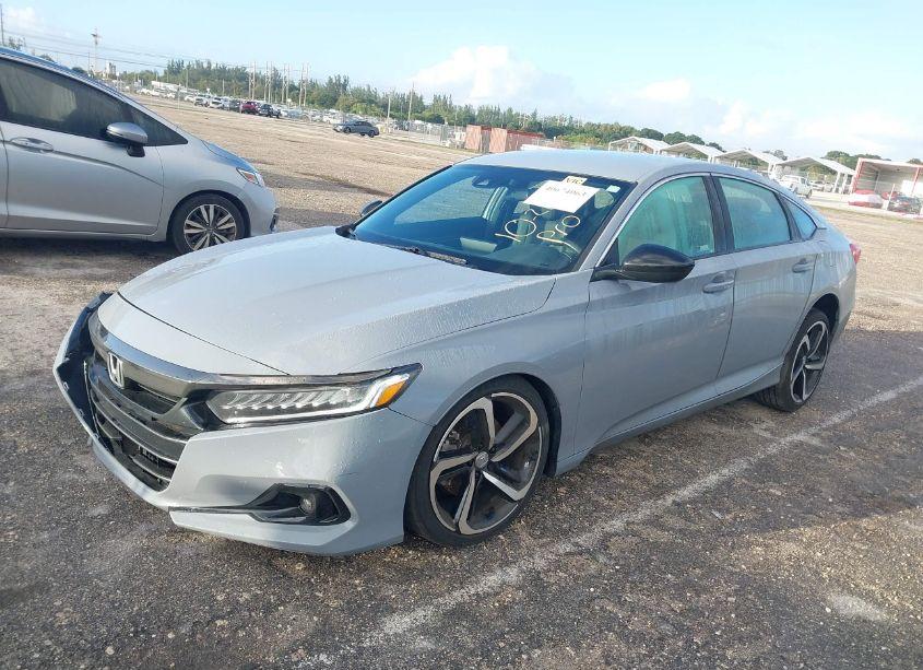 Photo 2 of 2022 Honda Accord SPORT (VIN 1HGCV1F33NA053963)
