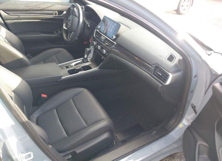 Photo 5 of 2022 Honda Accord SPORT (VIN 1HGCV1F33NA053963)