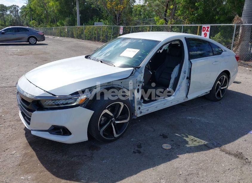 Photo 2 of 2022 Honda Accord SPORT (VIN 1HGCV1F33NA101820)