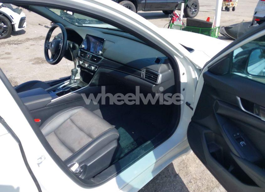 Photo 5 of 2022 Honda Accord SPORT (VIN 1HGCV1F33NA101820)