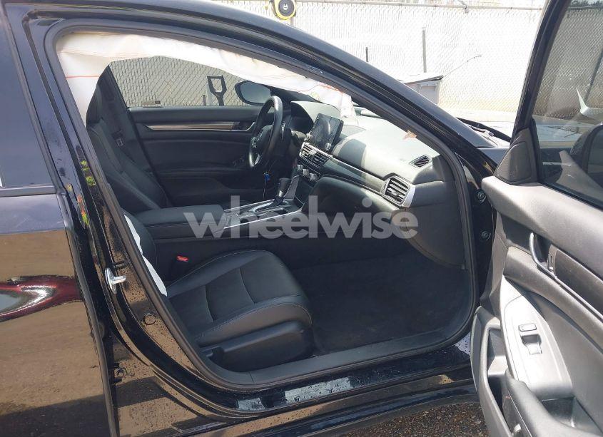 Photo 5 of 2022 Honda Accord SPORT (VIN 1HGCV1F33NA113868)