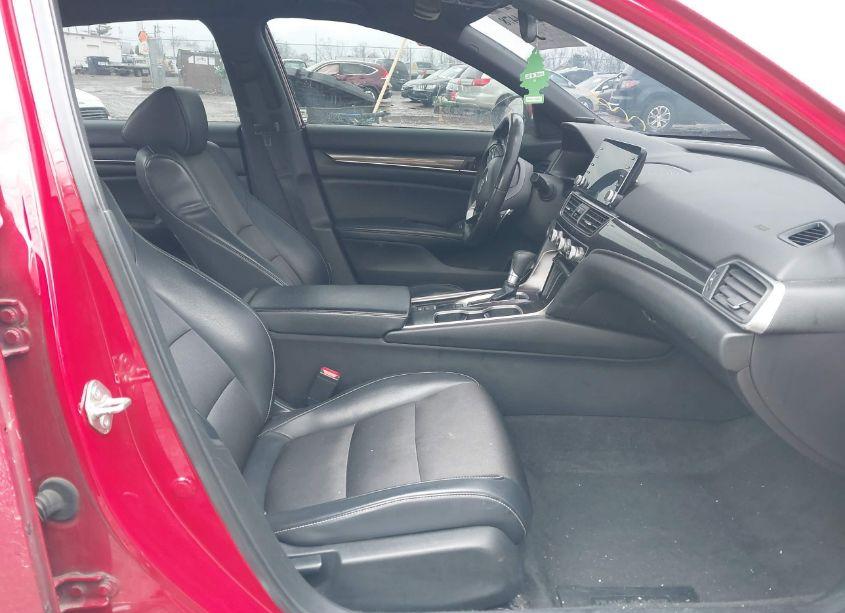 Photo 5 of 2018 Honda Accord SPORT (VIN 1HGCV1F34JA069583)