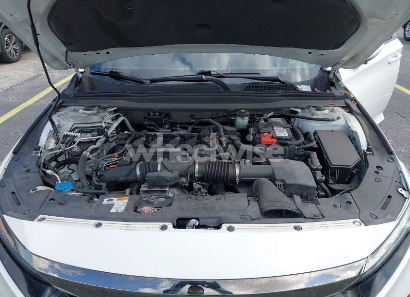 Photo 10 of 2018 Honda Accord SPORT (VIN 1HGCV1F34JA095357)