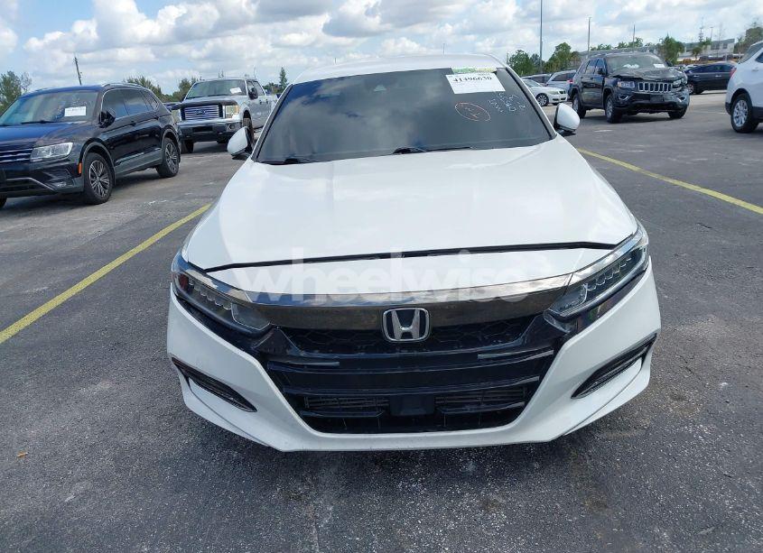 Photo 13 of 2018 Honda Accord SPORT (VIN 1HGCV1F34JA095357)