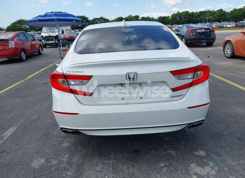 Photo 17 of 2018 Honda Accord SPORT (VIN 1HGCV1F34JA095357)