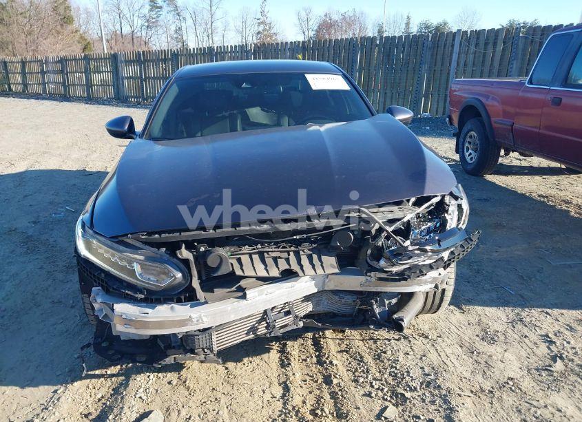 Photo 13 of 2018 Honda Accord SPORT (VIN 1HGCV1F34JA097688)