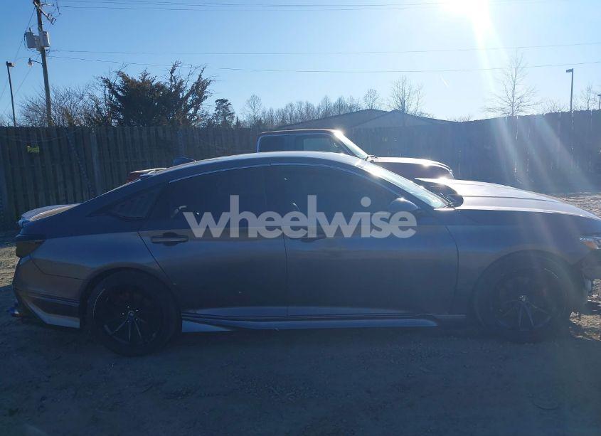 Photo 14 of 2018 Honda Accord SPORT (VIN 1HGCV1F34JA097688)