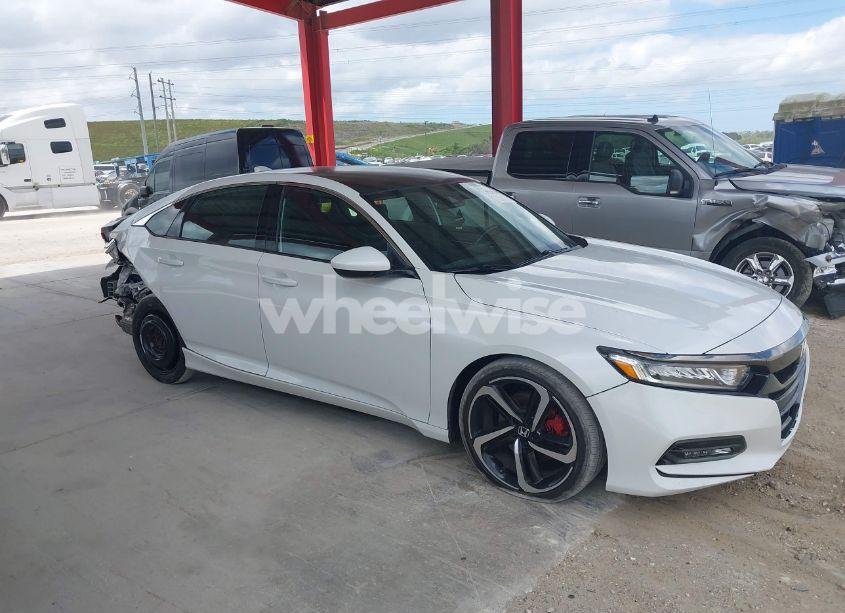 Photo 13 of 2018 Honda Accord SPORT (VIN 1HGCV1F34JA165195)