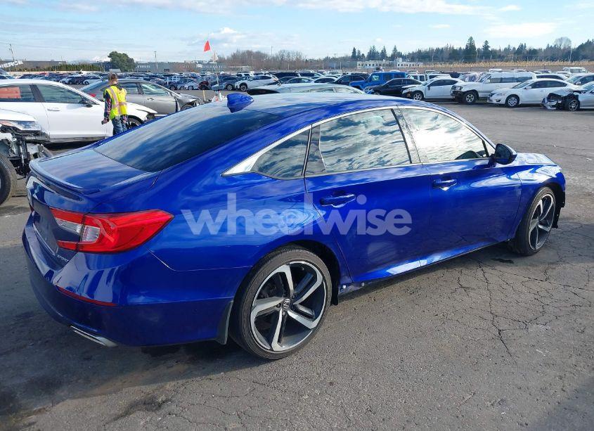 Photo 4 of 2018 Honda Accord SPORT (VIN 1HGCV1F34JA180120)