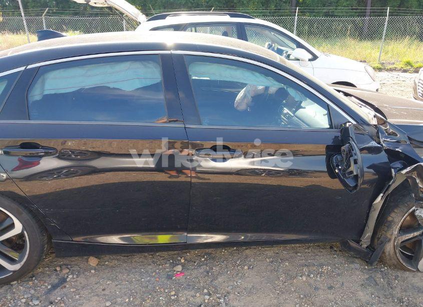 Photo 14 of 2018 Honda Accord SPORT (VIN 1HGCV1F34JA191683)