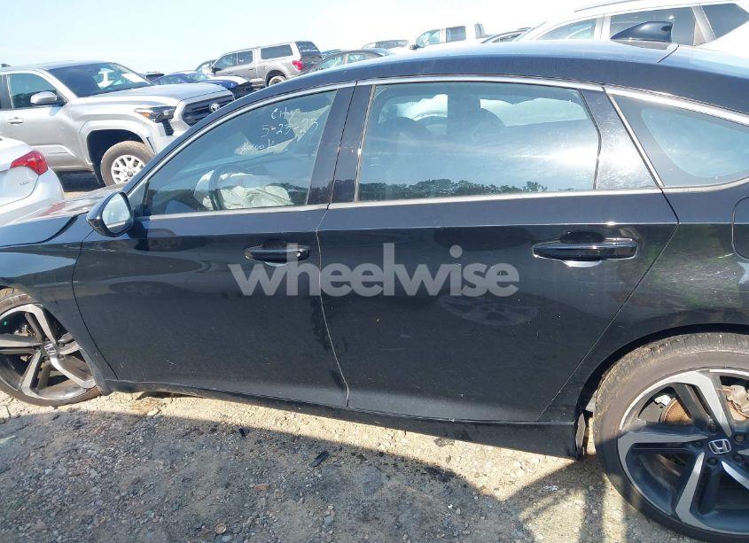 Photo 15 of 2018 Honda Accord SPORT (VIN 1HGCV1F34JA191683)