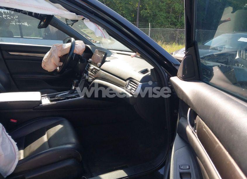 Photo 5 of 2018 Honda Accord SPORT (VIN 1HGCV1F34JA191683)