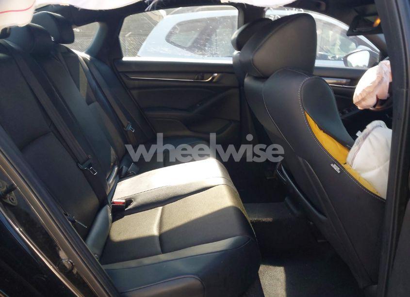 Photo 8 of 2018 Honda Accord SPORT (VIN 1HGCV1F34JA191683)