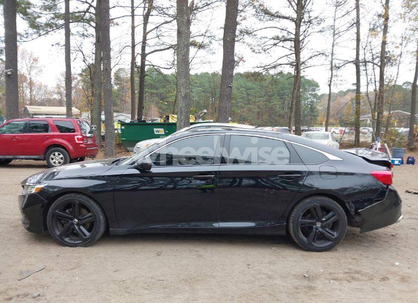 Photo 14 of 2018 Honda Accord SPORT (VIN 1HGCV1F34JA205131)