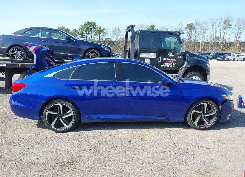 Photo 13 of 2018 Honda Accord SPORT (VIN 1HGCV1F34JA205873)