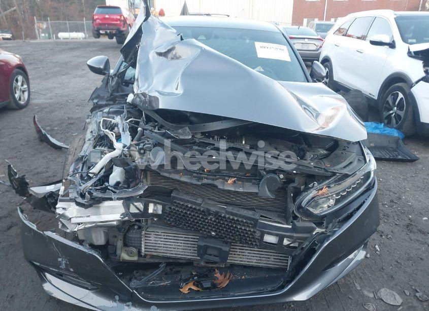 Photo 11 of 2018 Honda Accord SPORT (VIN 1HGCV1F34JA210765)