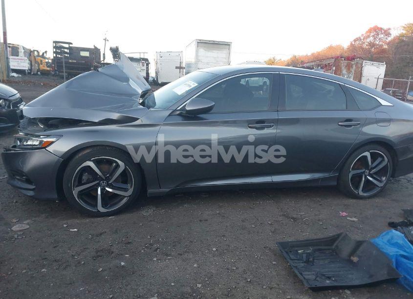 Photo 13 of 2018 Honda Accord SPORT (VIN 1HGCV1F34JA210765)