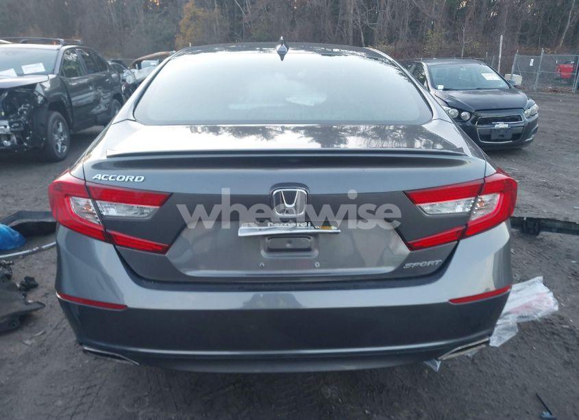 Photo 15 of 2018 Honda Accord SPORT (VIN 1HGCV1F34JA210765)