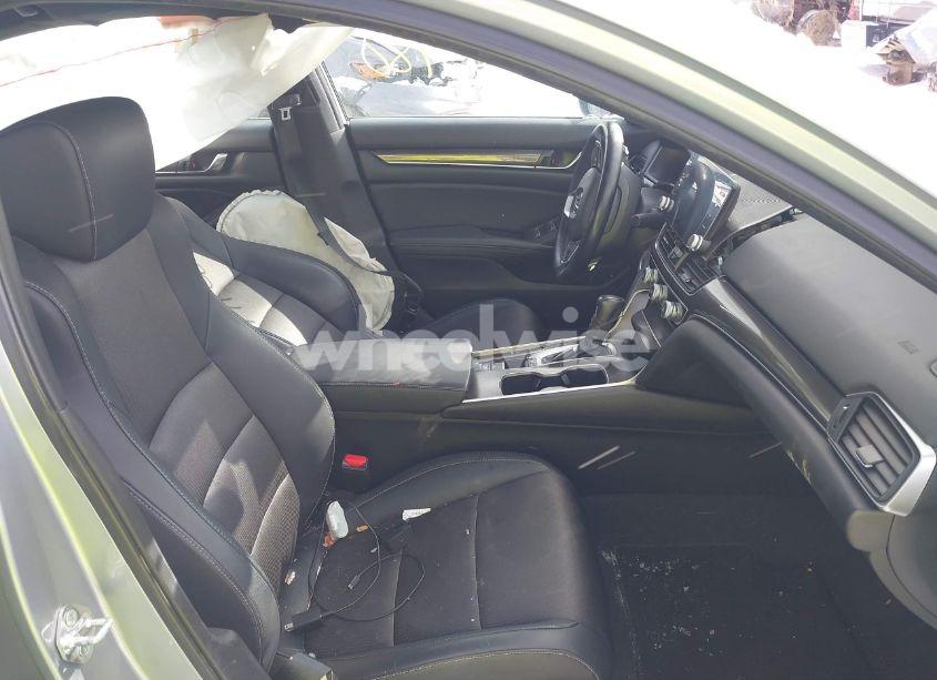 Photo 5 of 2018 Honda Accord SPORT (VIN 1HGCV1F34JA246262)