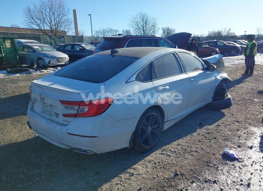 Photo 4 of 2019 Honda Accord SPORT (VIN 1HGCV1F34KA009384)