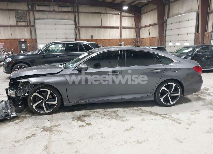 Photo 14 of 2019 Honda Accord SPORT (VIN 1HGCV1F34KA013631)