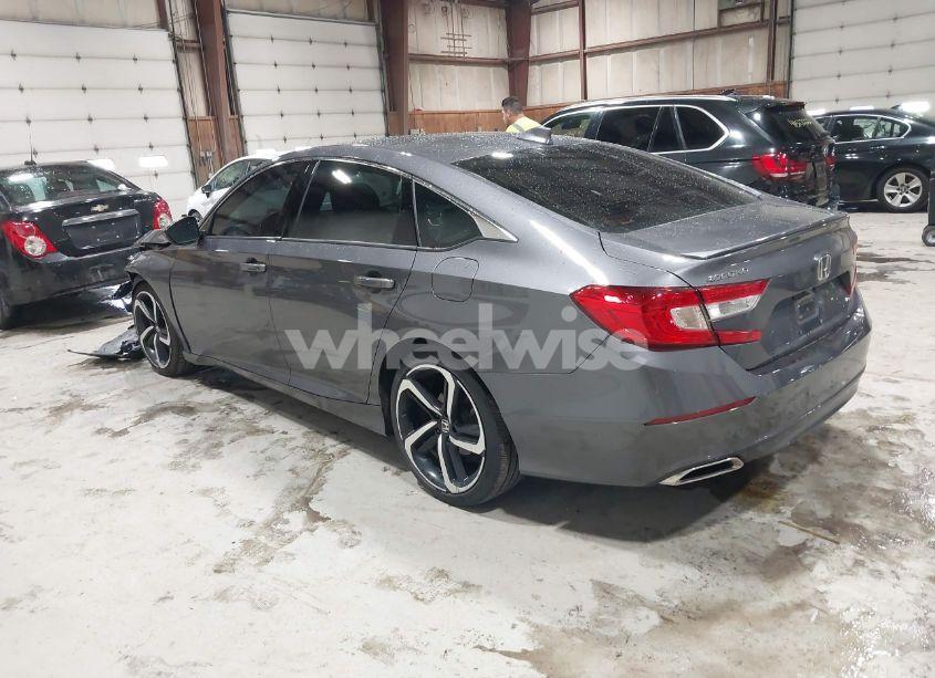 Photo 3 of 2019 Honda Accord SPORT (VIN 1HGCV1F34KA013631)