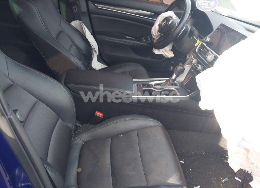 Photo 5 of 2019 Honda Accord SPORT (VIN 1HGCV1F34KA045897)