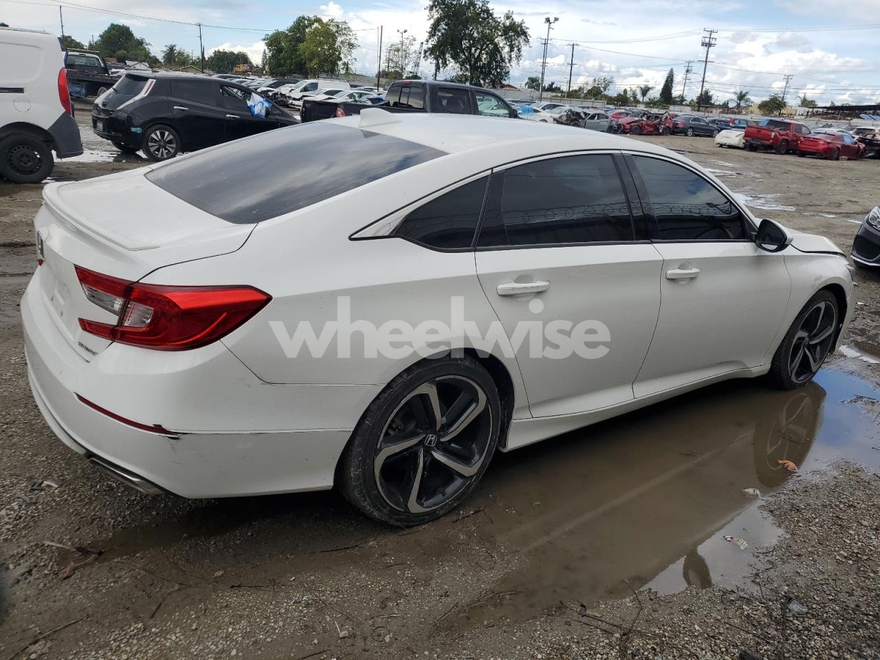 Photo 3 of 2019 HONDA ACCORD SPORT (VIN 1HGCV1F34KA071089)