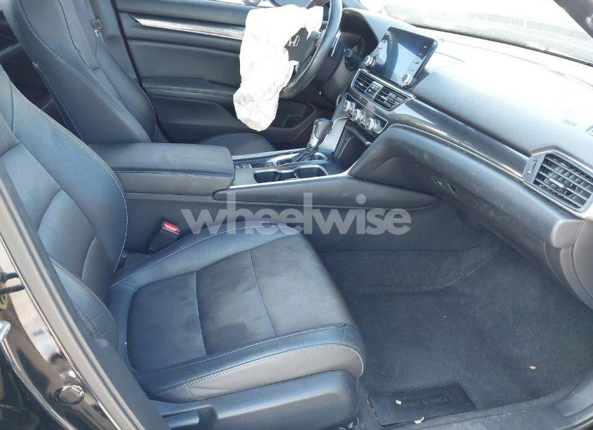 Photo 5 of 2019 Honda Accord SPORT (VIN 1HGCV1F34KA072372)