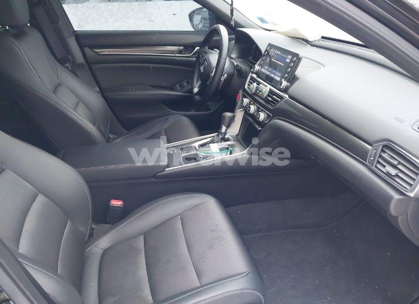 Photo 5 of 2019 Honda Accord SPORT (VIN 1HGCV1F34KA113485)