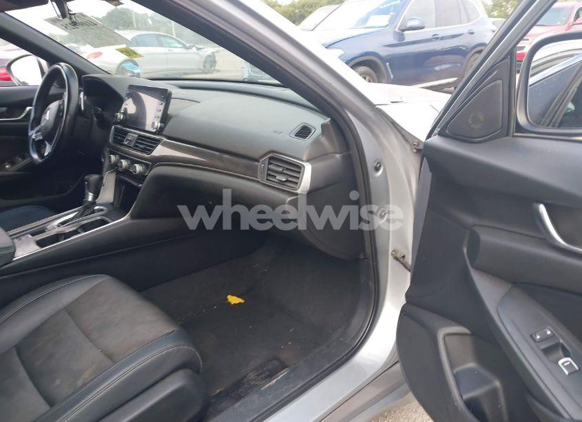 Photo 5 of 2019 Honda Accord SPORT (VIN 1HGCV1F34KA138340)