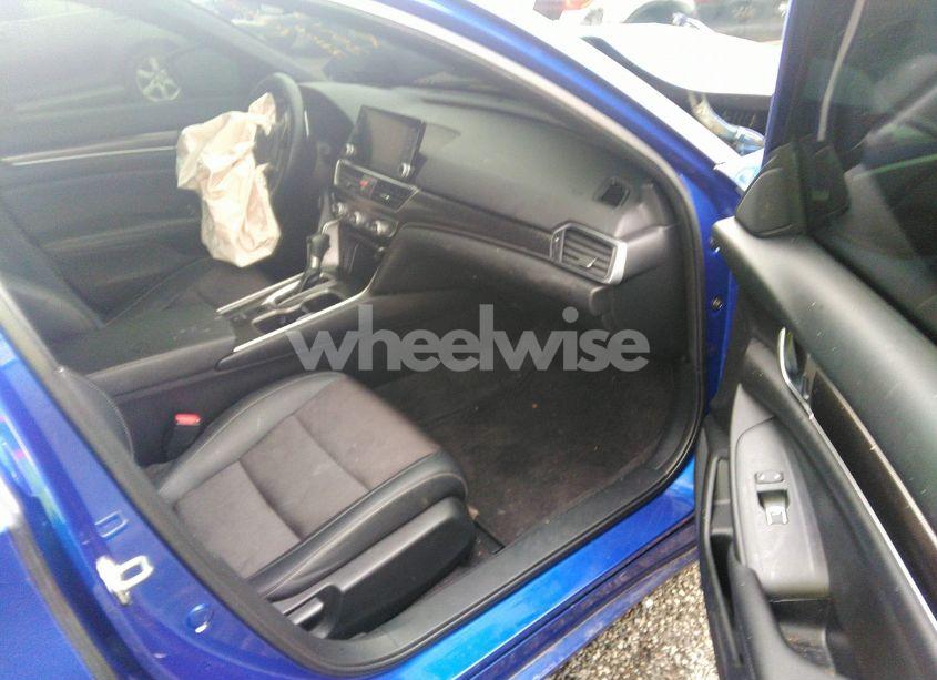 Photo 5 of 2019 Honda Accord SPORT (VIN 1HGCV1F34KA140265)