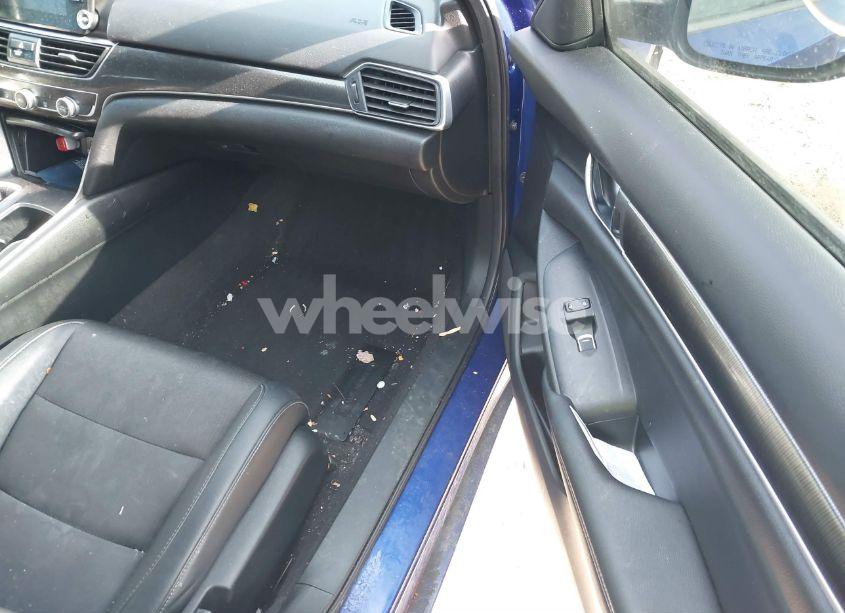 Photo 5 of 2019 Honda Accord SPORT (VIN 1HGCV1F34KA140394)