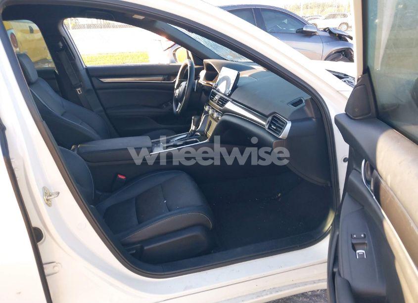 Photo 5 of 2019 Honda Accord SPORT (VIN 1HGCV1F34KA166316)