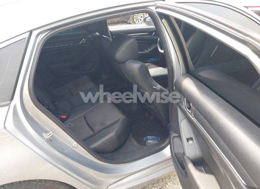 Photo 8 of 2019 Honda Accord SPORT (VIN 1HGCV1F34KA177526)