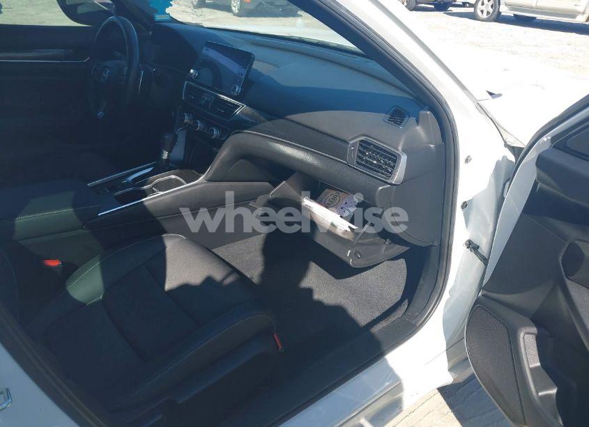 Photo 5 of 2022 Honda Accord SPORT (VIN 1HGCV1F34NA001922)