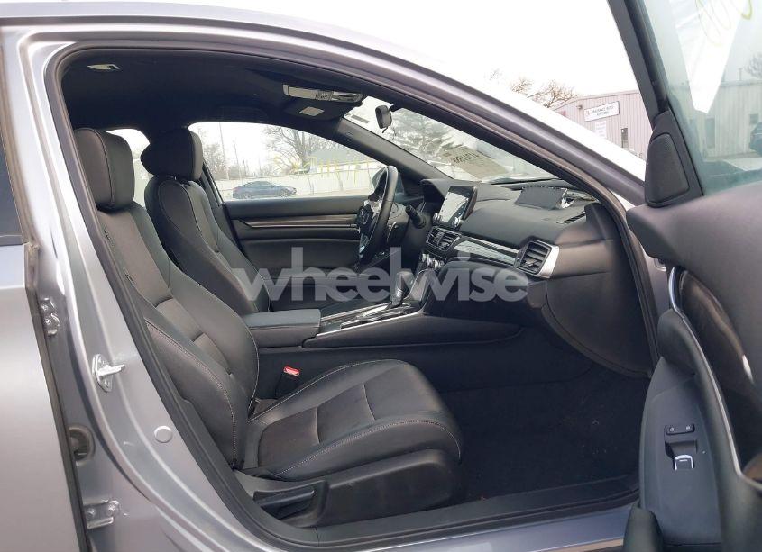 Photo 5 of 2022 Honda Accord SPORT (VIN 1HGCV1F34NA073929)