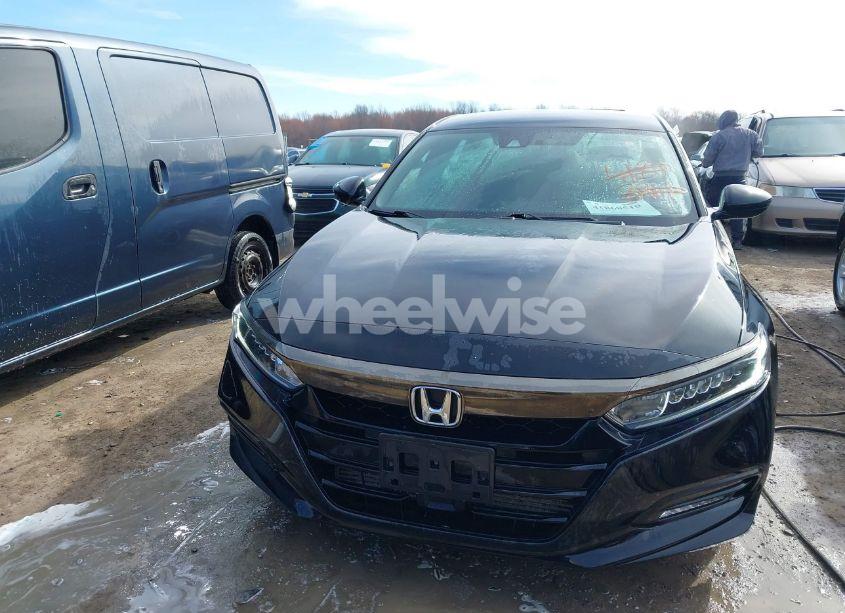 Photo 13 of 2018 Honda Accord SPORT (VIN 1HGCV1F35JA048225)